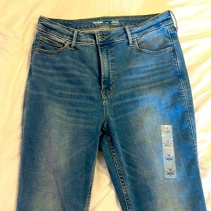 Brand new size 12 extra high-rise Rockstar Super Skinny jeans from Old Navy.